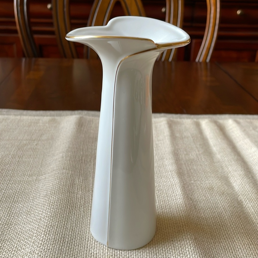 Royal Pirzellan Bavaria KPM Germany white small bud vase 6.75” tall